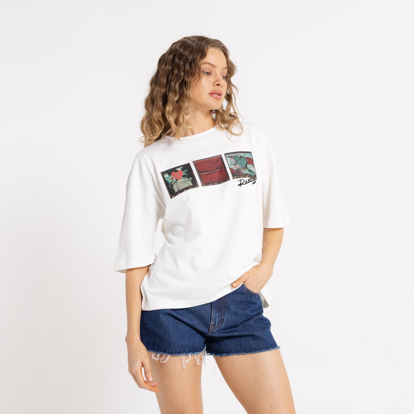 Remera Crossroads Oversize Snow White