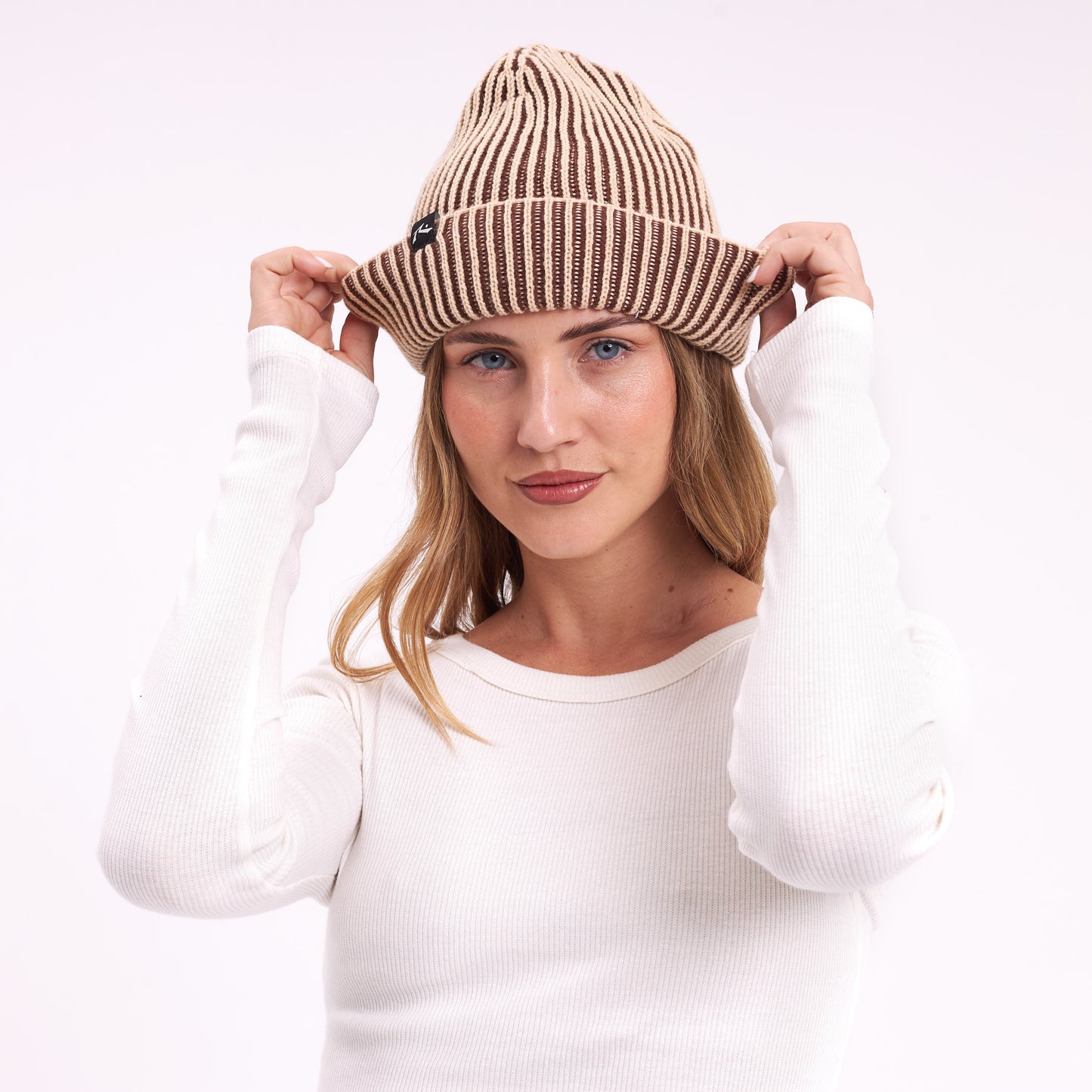 Remera Essential Fitted Off White
