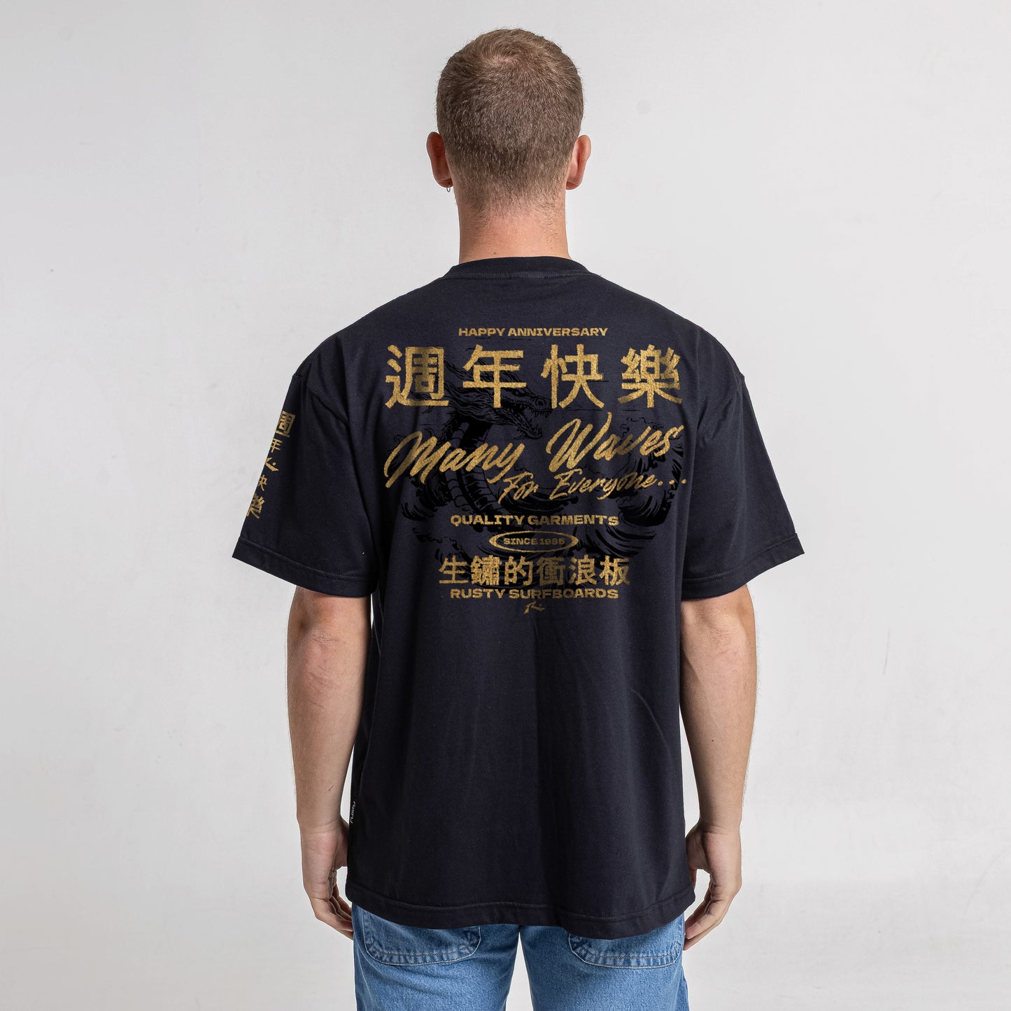 Remera Many Waves Black