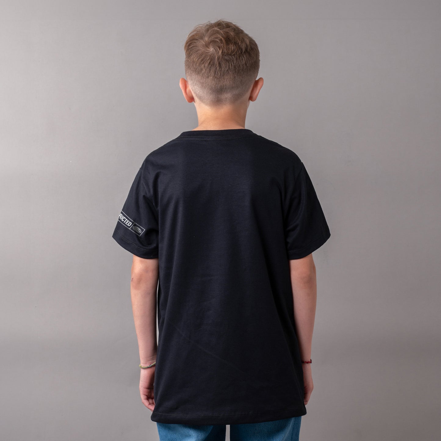 Remera Restricted Jr Black
