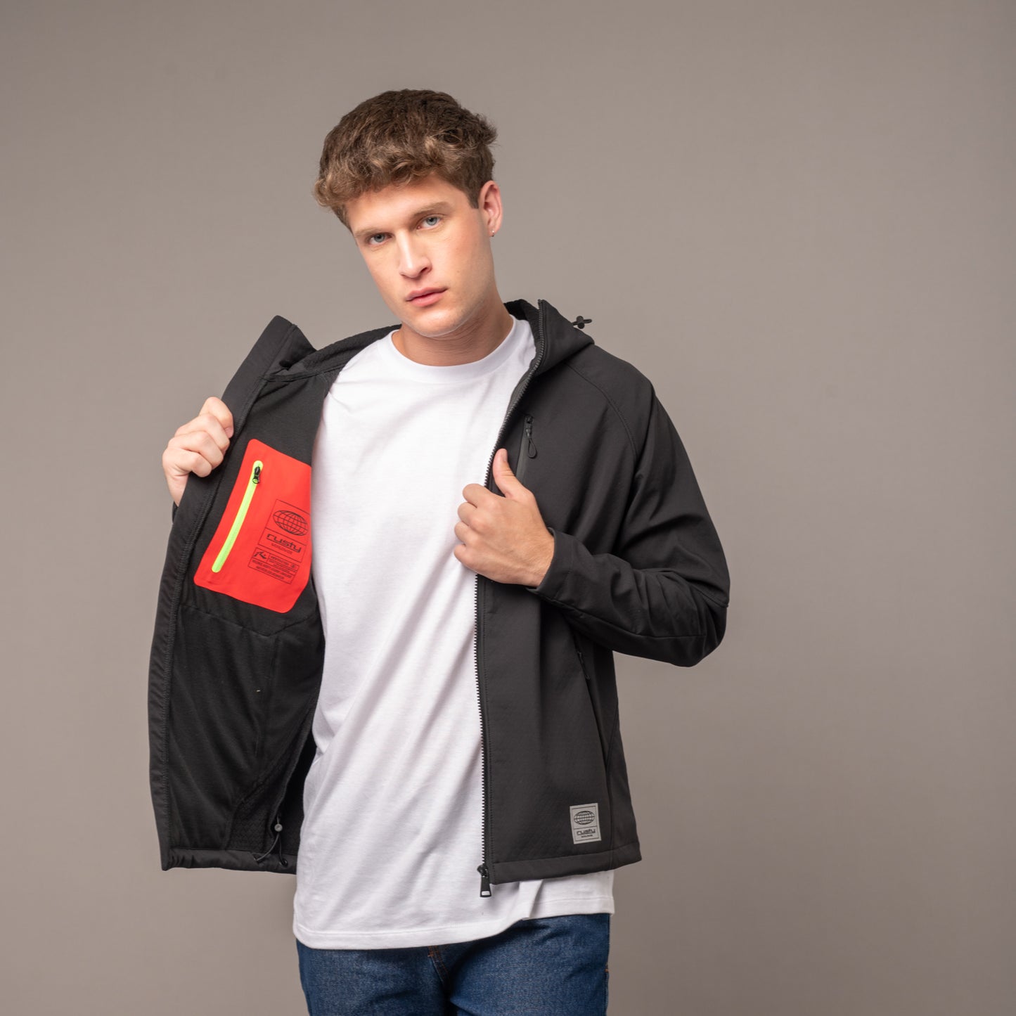 Campera Liviana Sofshell Voyage Black