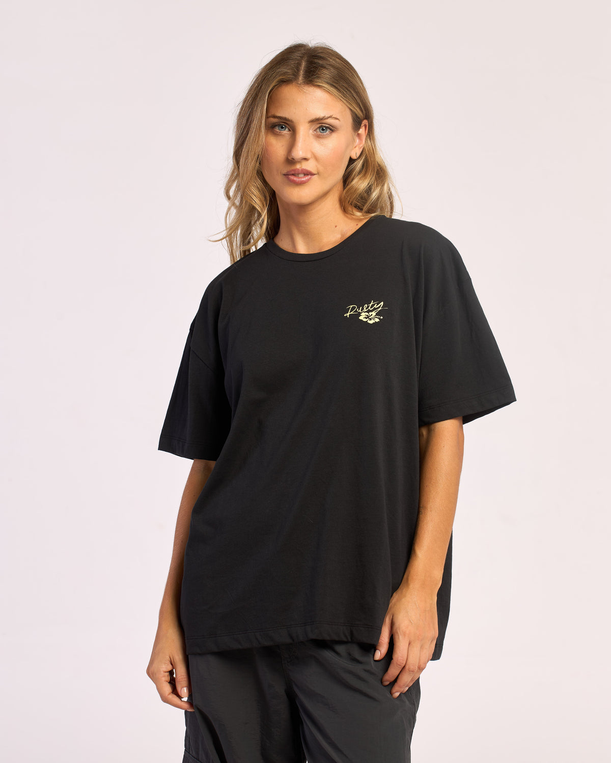 Remera Jill Standard 4 Relaxed Fit Black