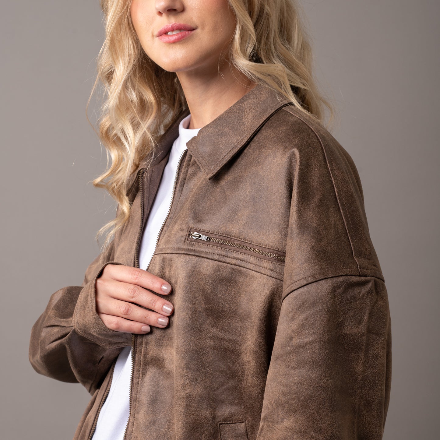 Campera Liviana Rusty Back Street Faux Leather Jacket Ash Brown