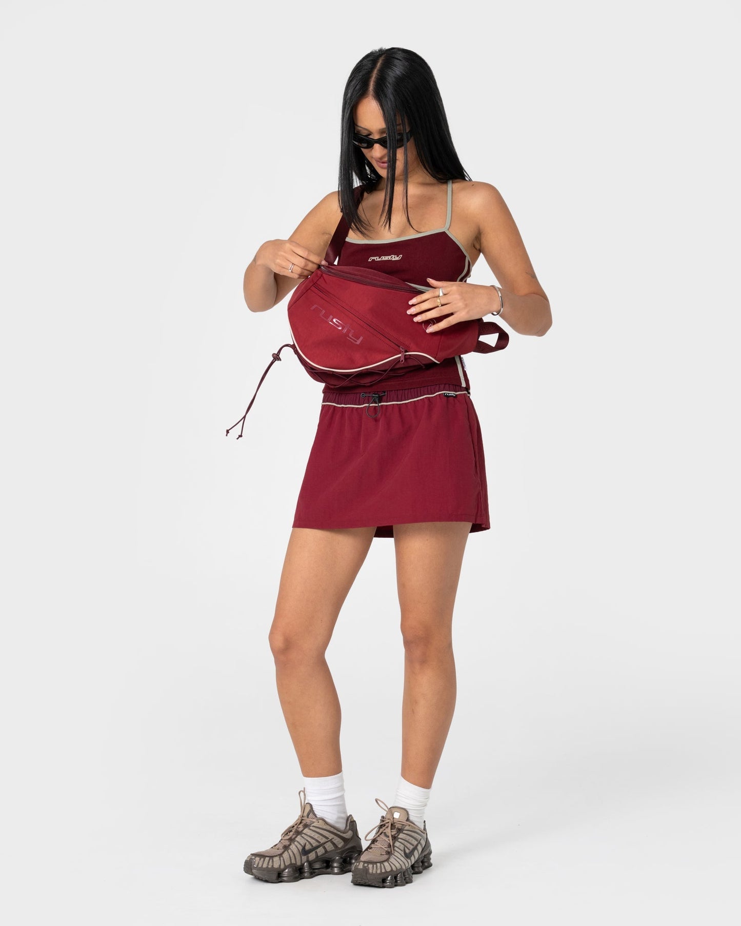 Mochila Free Run Nylon Sling Backpack Burgundy