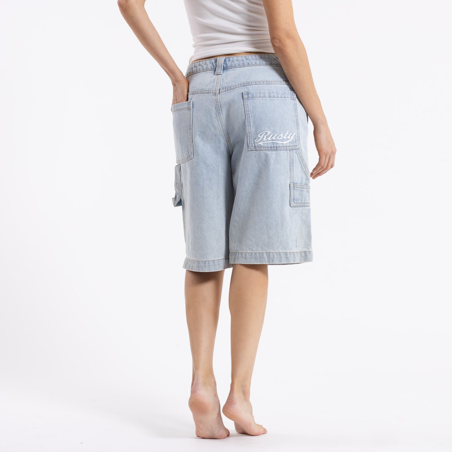 Bermuda Billie Low Rise Carpenter Jort Sky