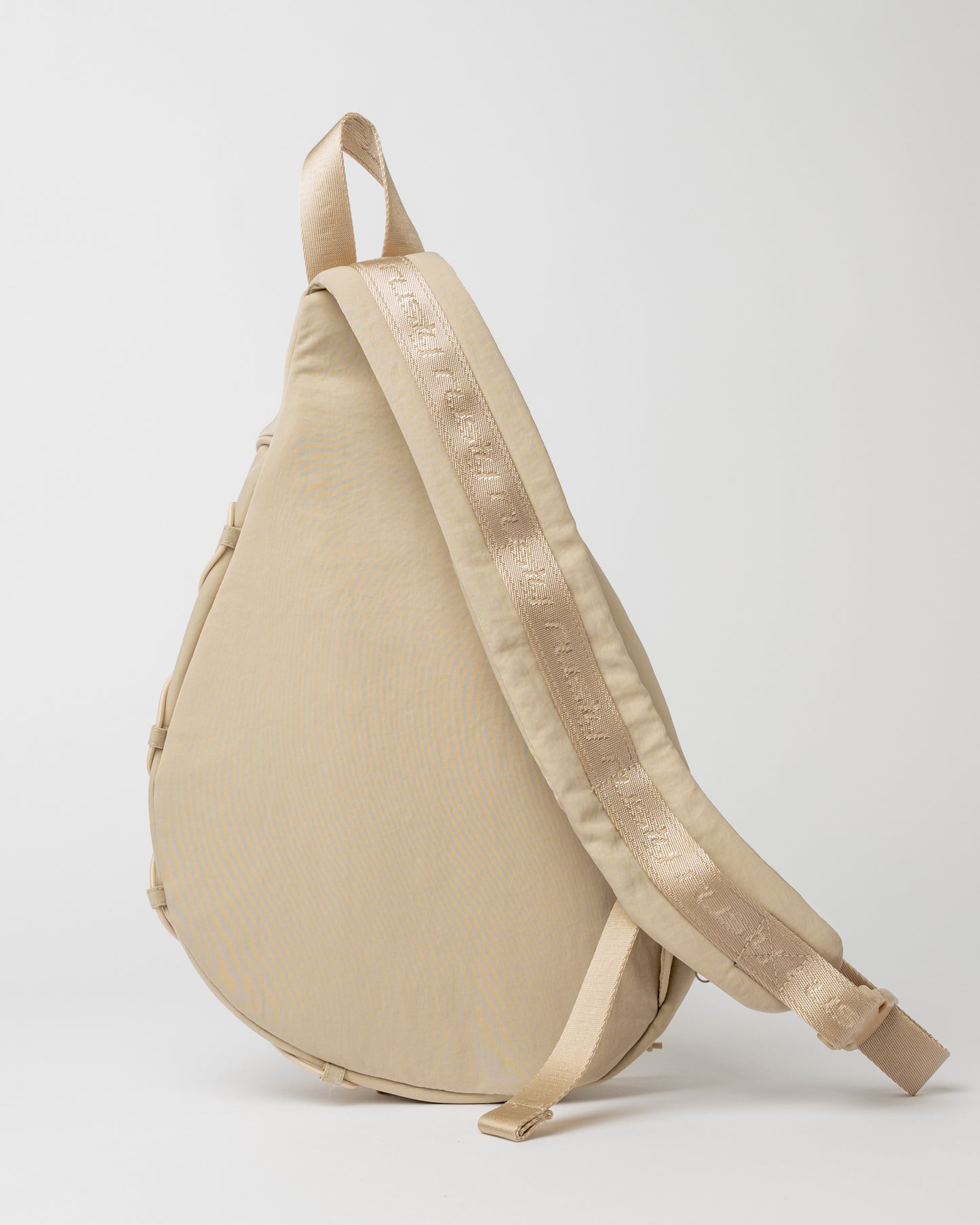 Mochila Free Run Nylon Sling Backpack Oatmeal
