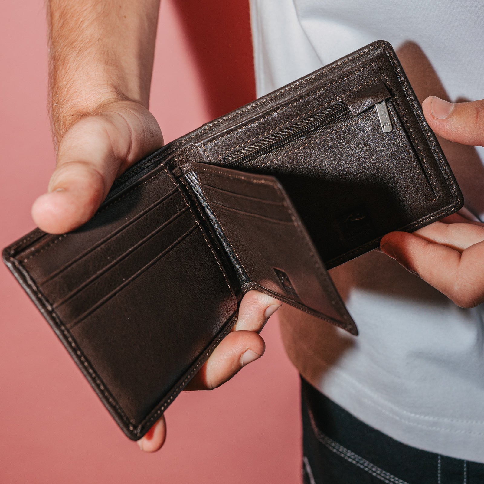 Billetera High River 2