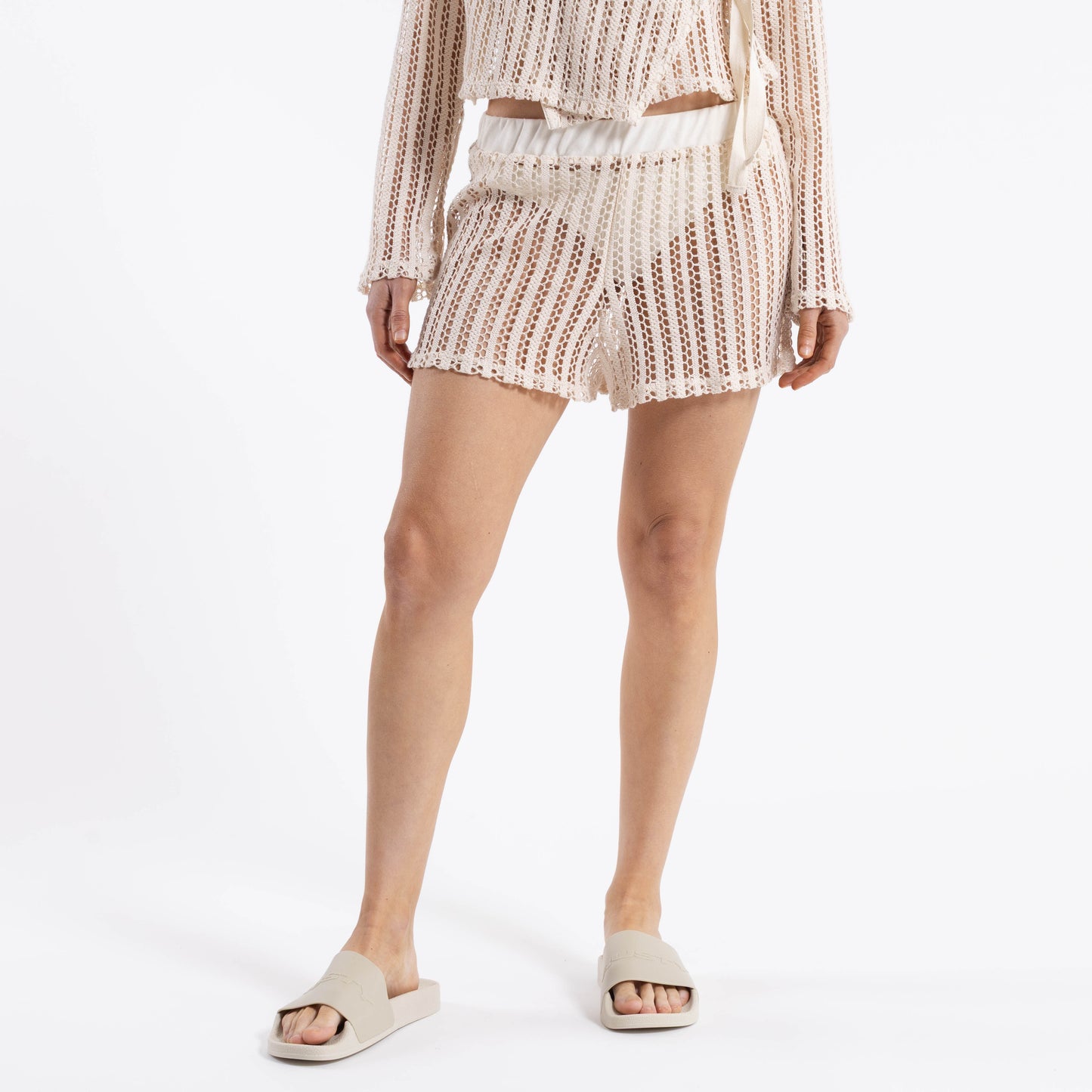 Short Sport I Kissed A Pearl Lace Booty Short Ecru