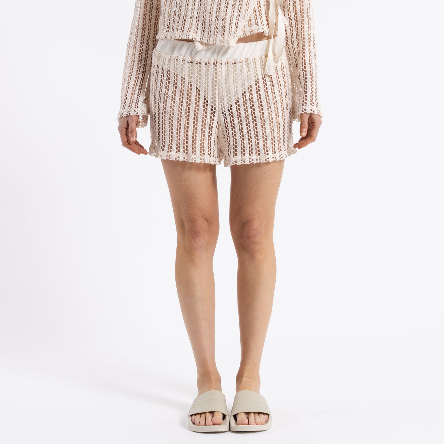 Short Sport I Kissed A Pearl Lace Booty Short Ecru