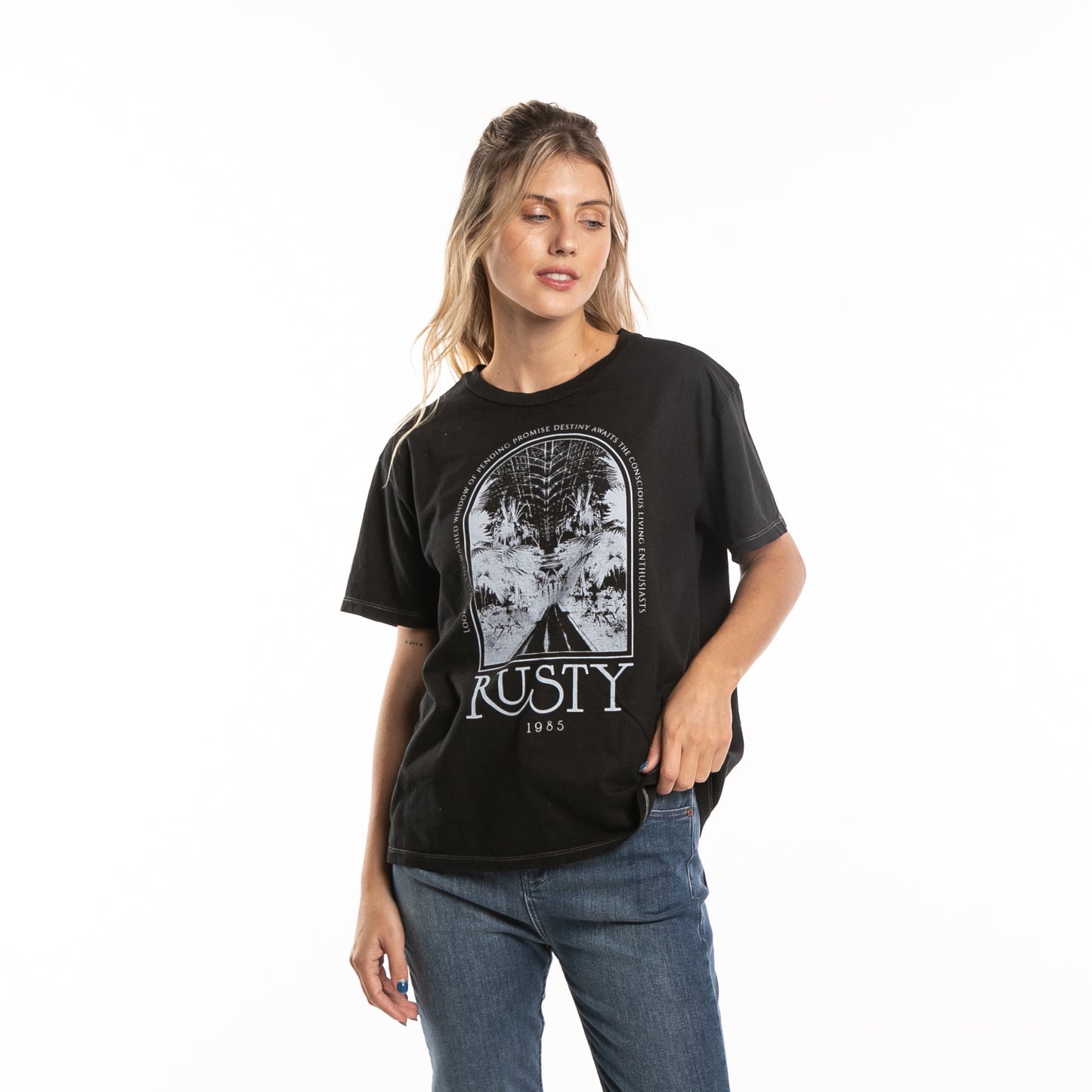 Remera Mc Destiny Awaits Oversize Ld Black