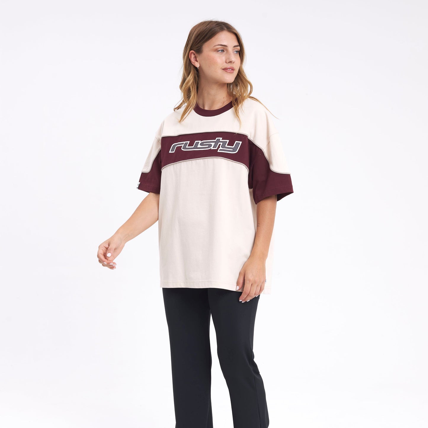 Remera Kinetic Oversize Cream/Burgundy