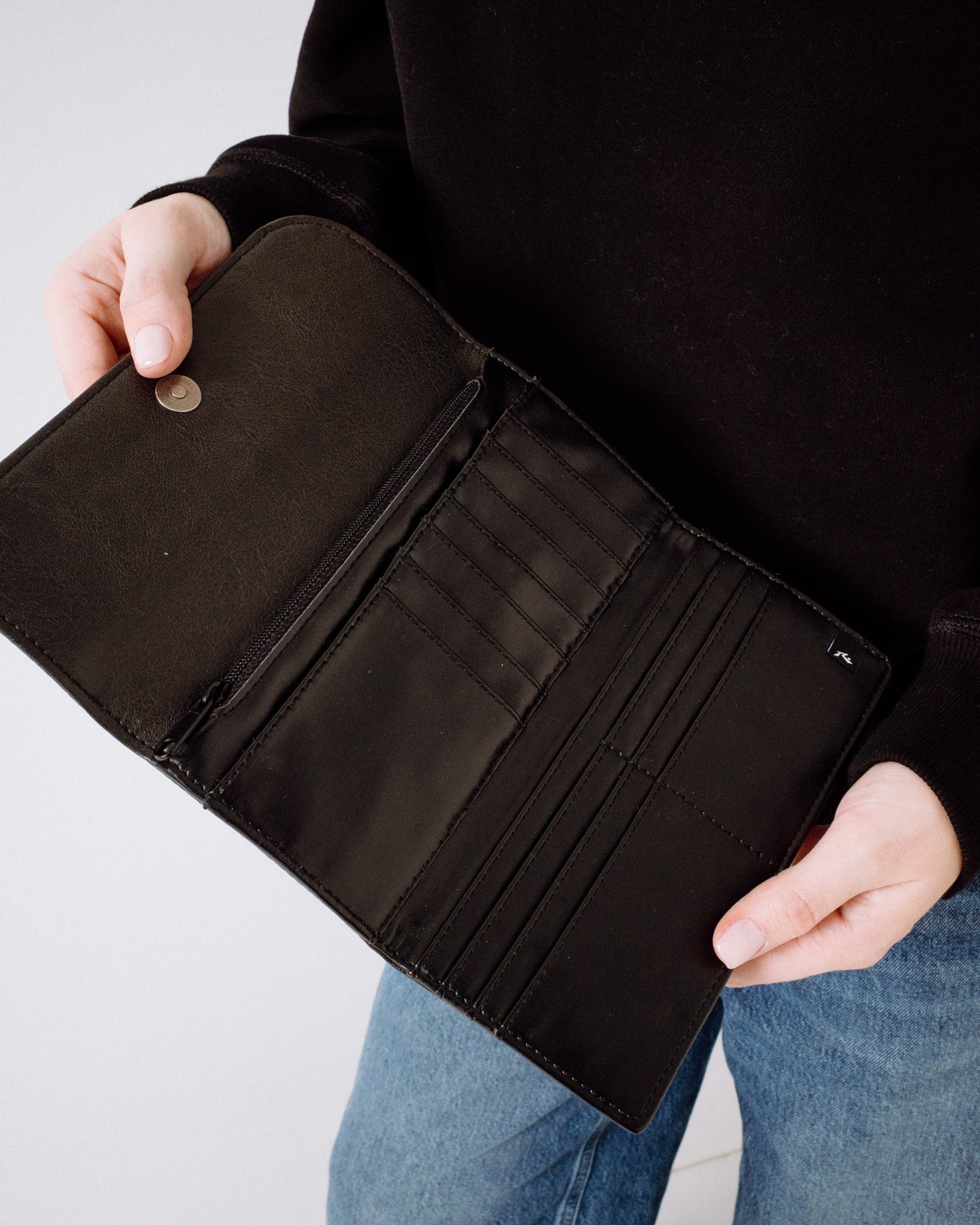 Billetera Mallory Flap Wallet Black