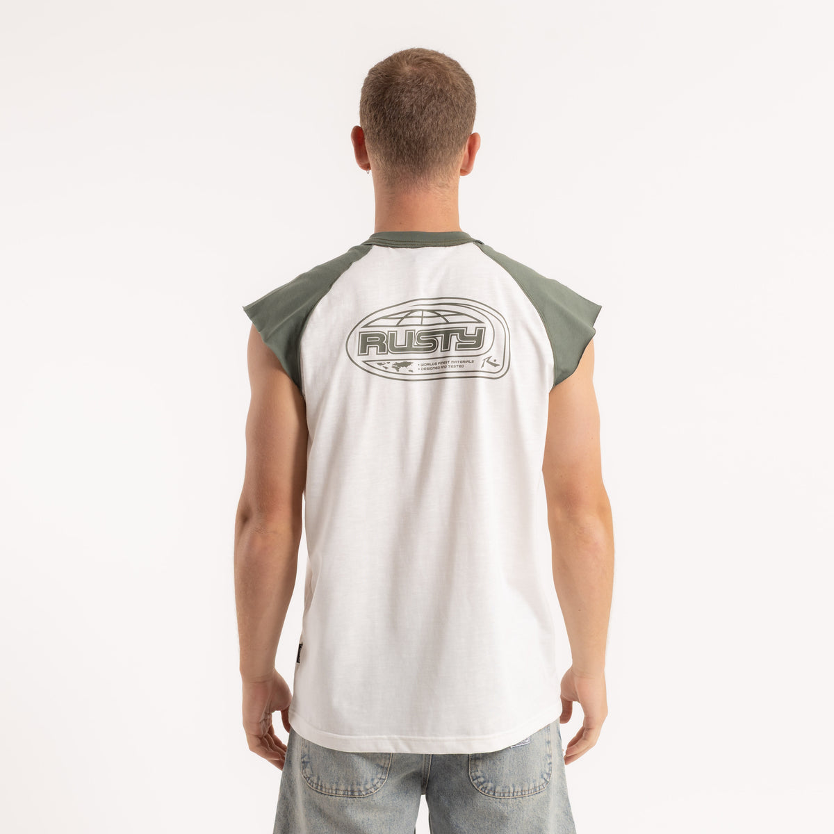 Musculosa Cold Rew Off White/Shadow Army