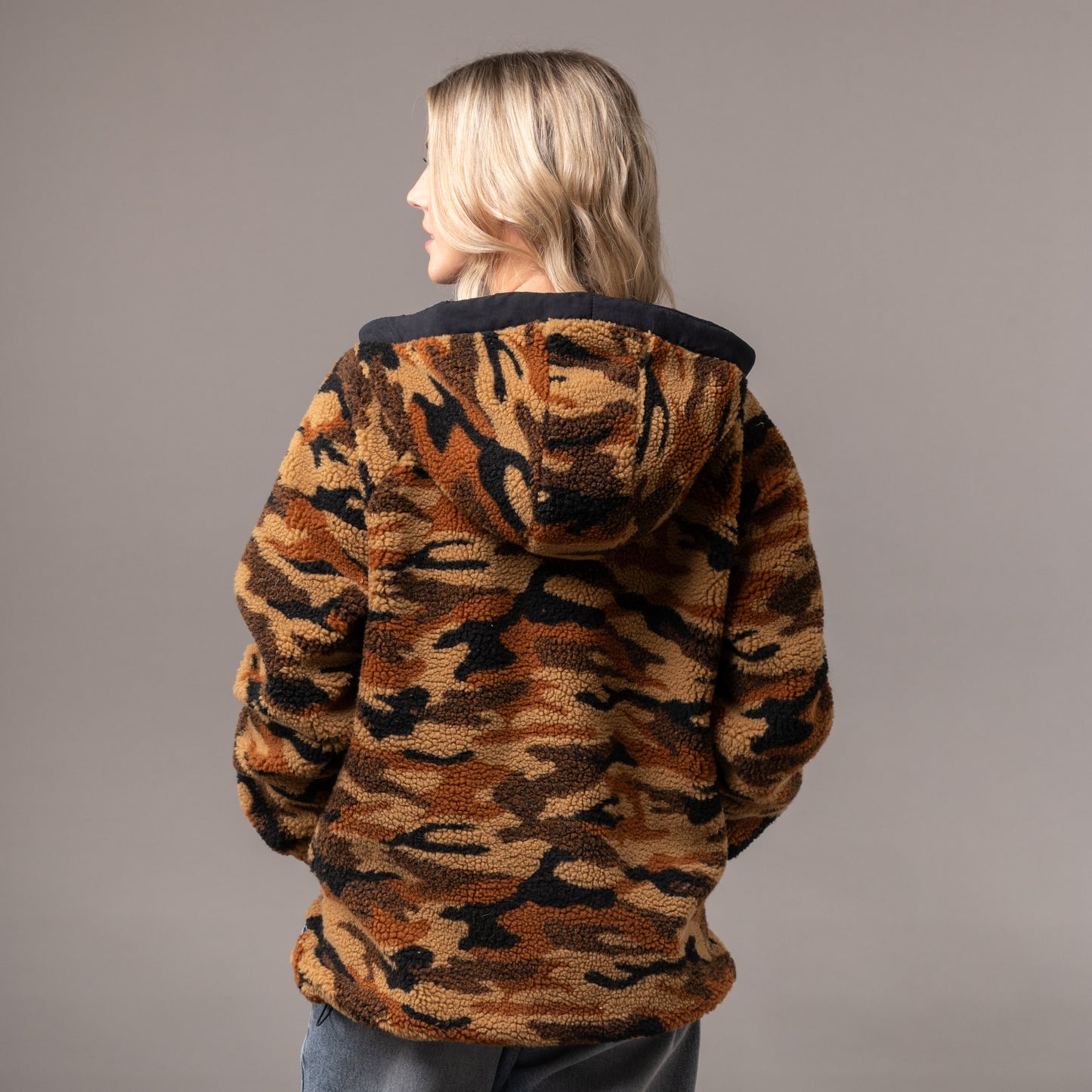 Polar Now You See Me Sherpa Caramel
