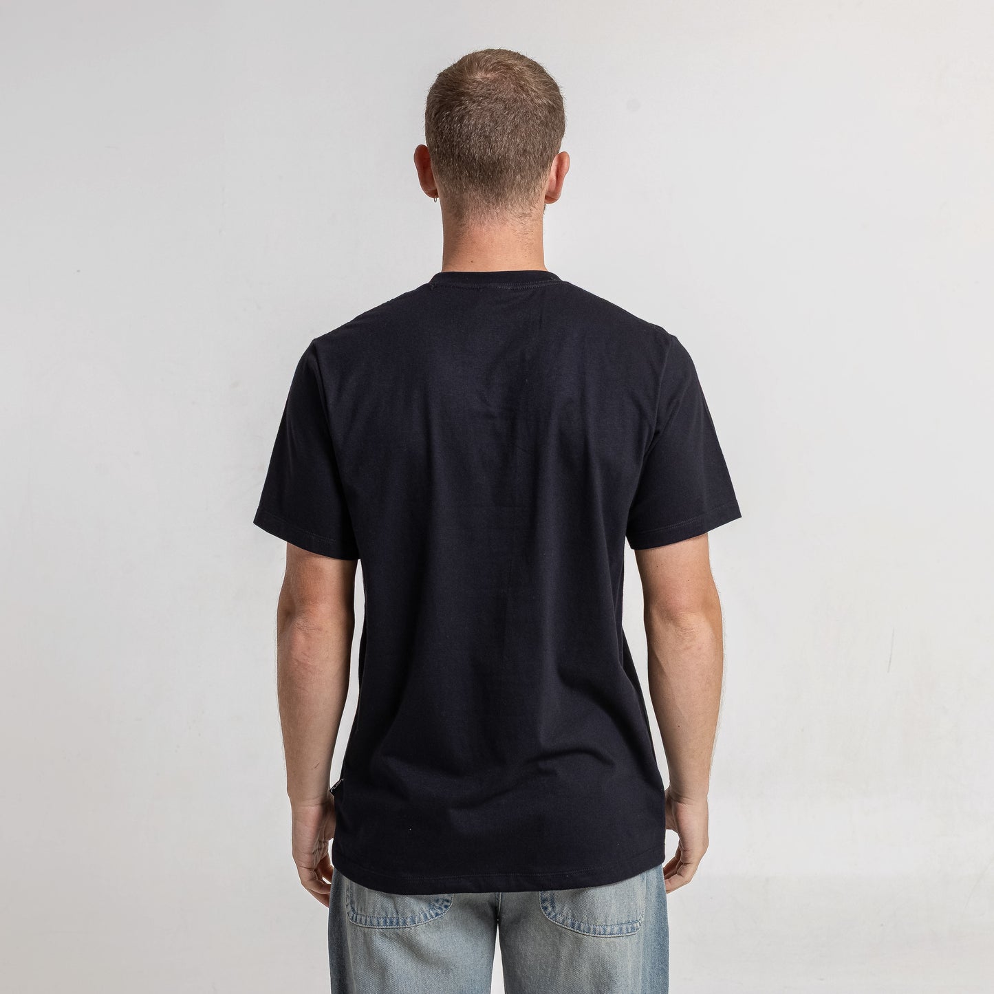 Remera Half Moon Black