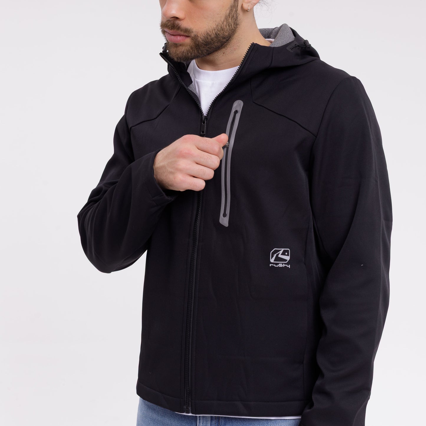 Campera Liviana Requiem Softshell Black