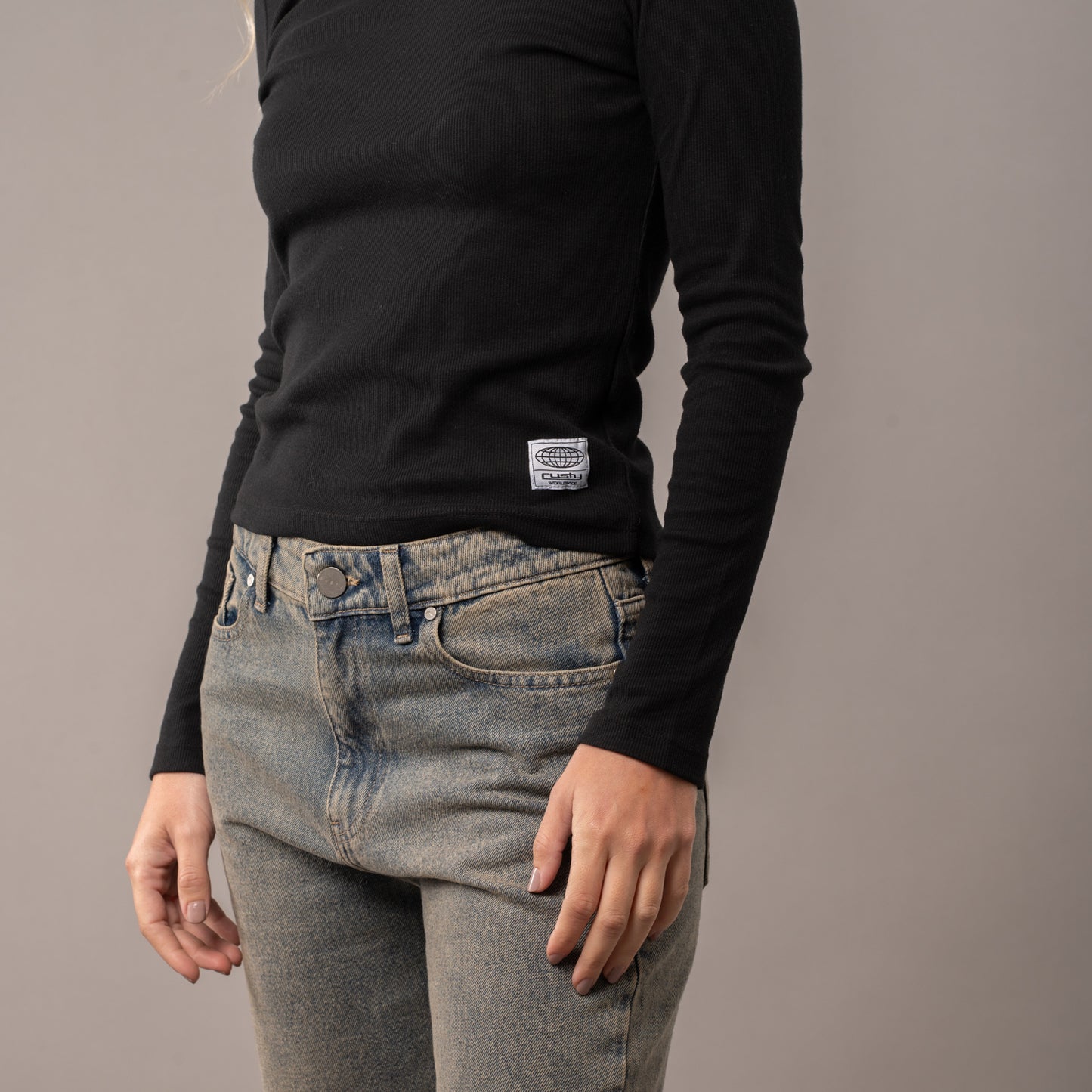 Remera Essentials Ribbed Black