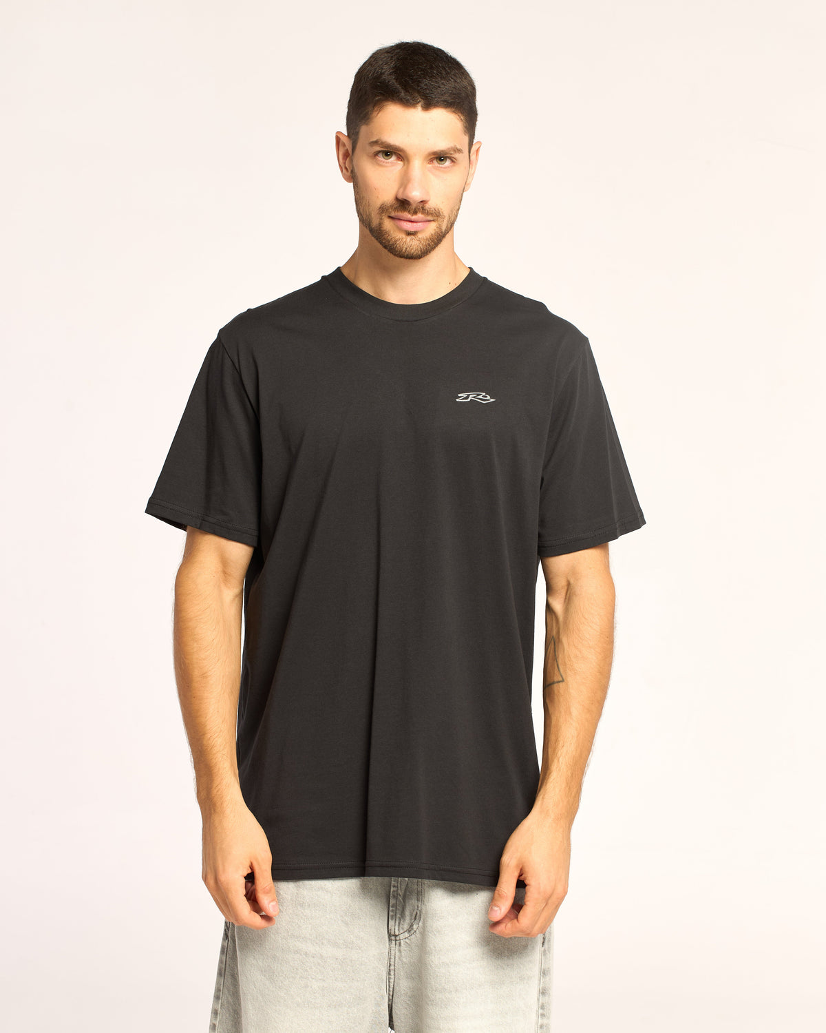 Remera Mystic Black Ash