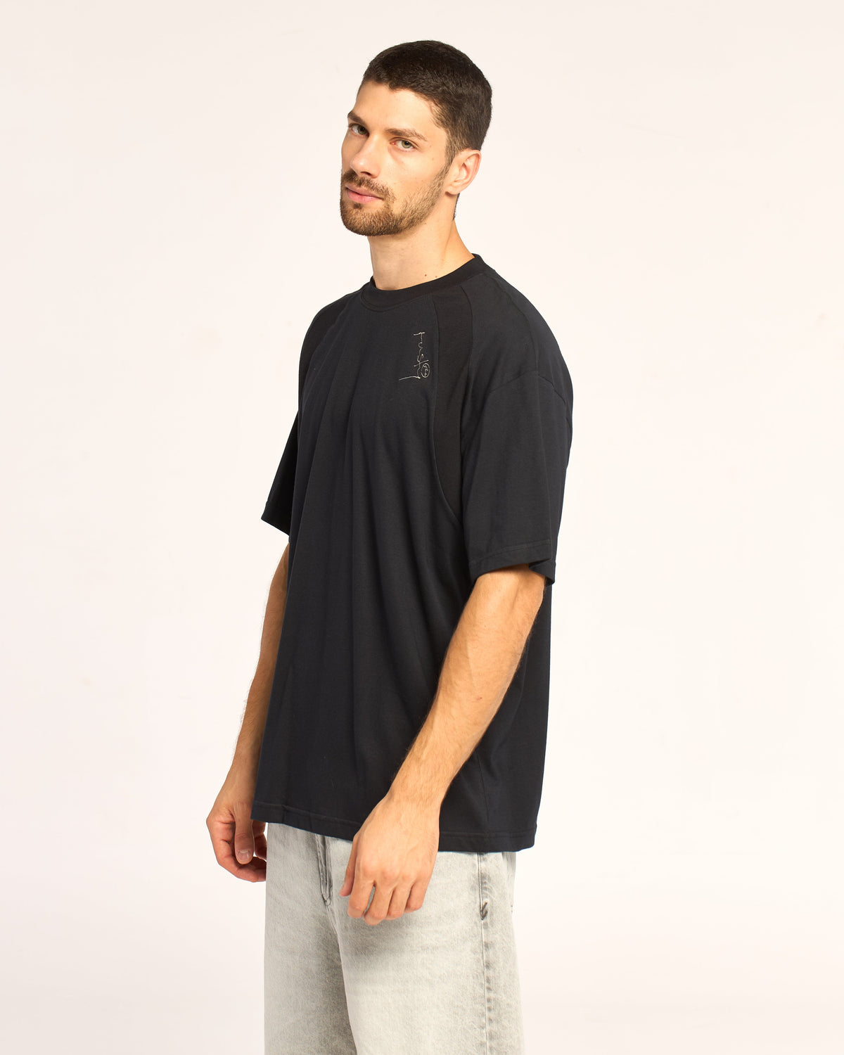 Remera Avalanche Ov Black