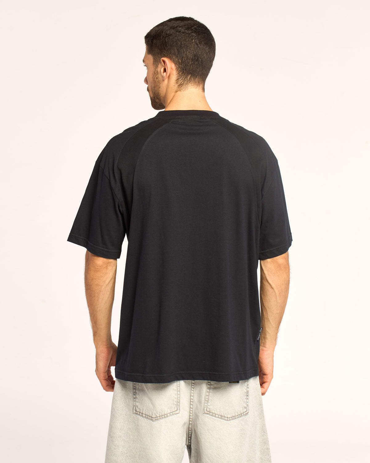 Remera Avalanche Ov Black