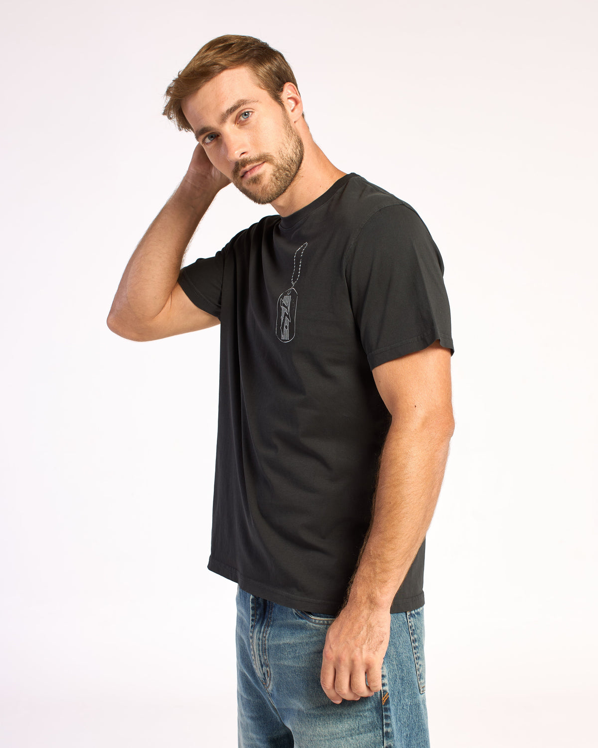 Remera Dog Tag Coal