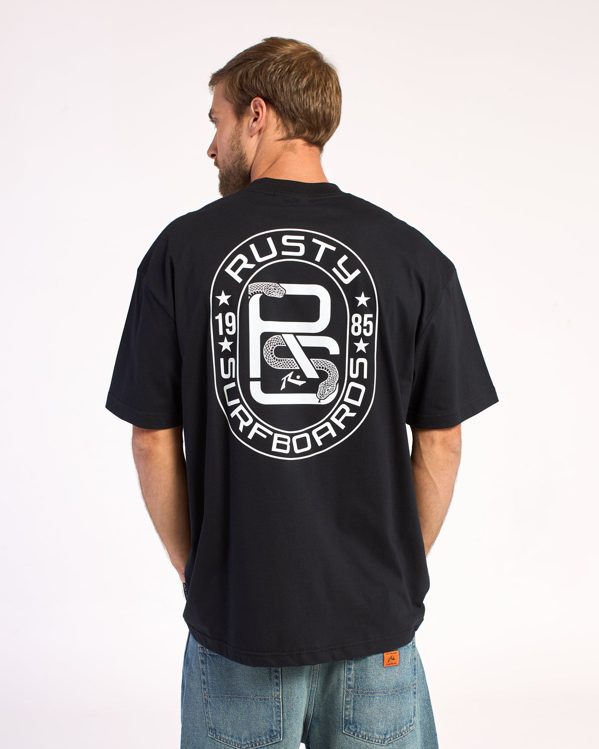 Remera Snakers Ov Black
