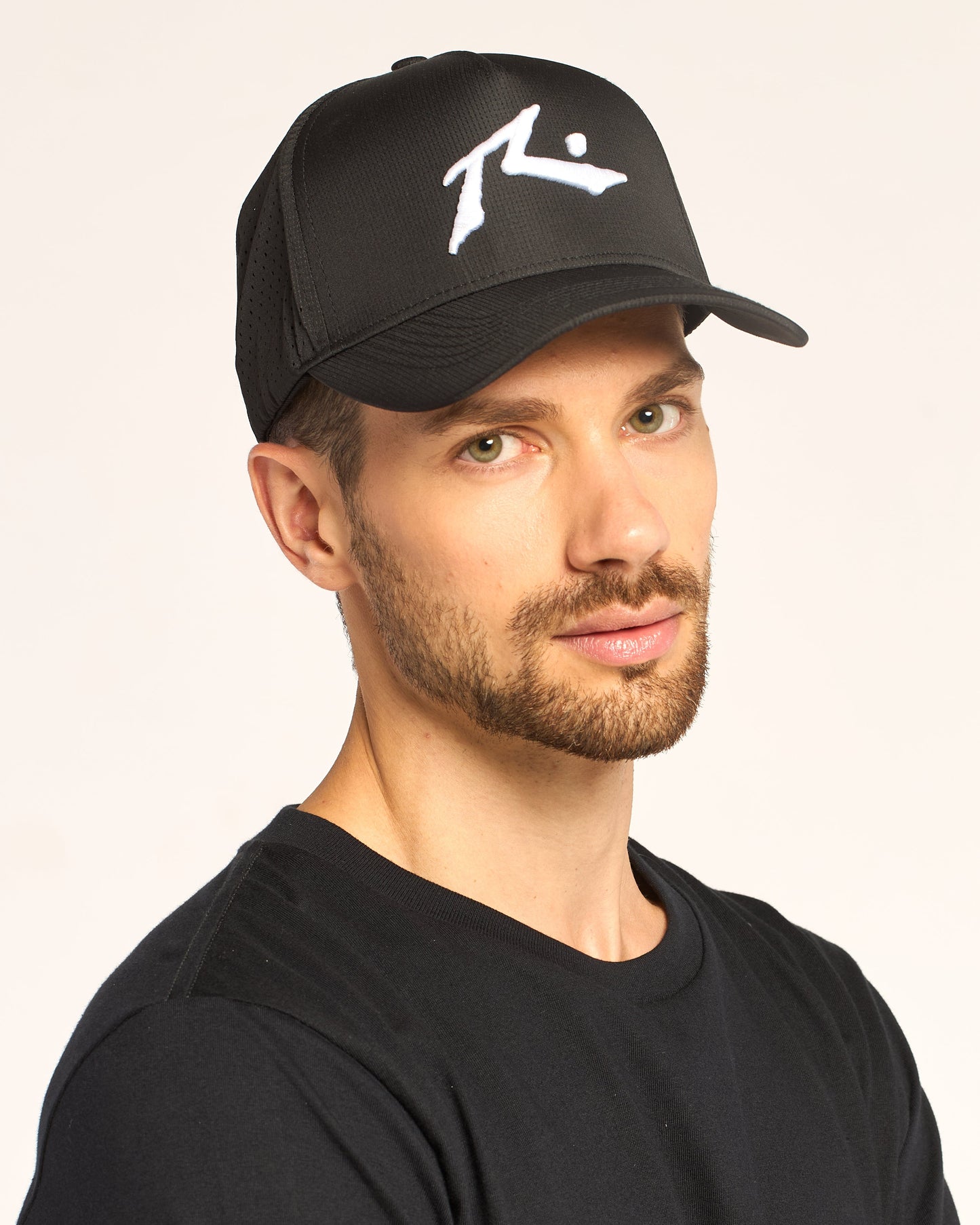 Gorra Rusty Anchor Trucker Negra