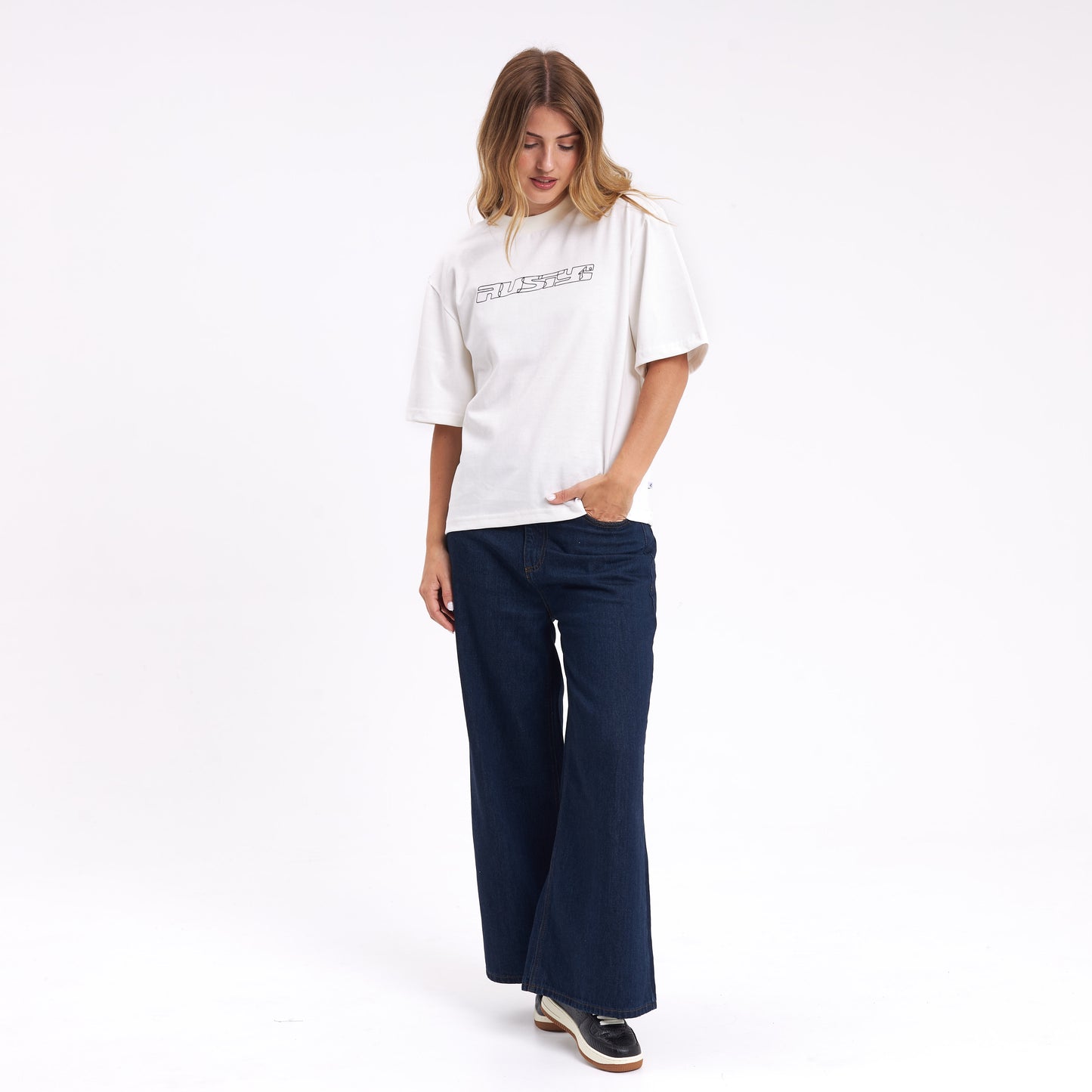 Remera Essential Crop Boxy Fit Off White