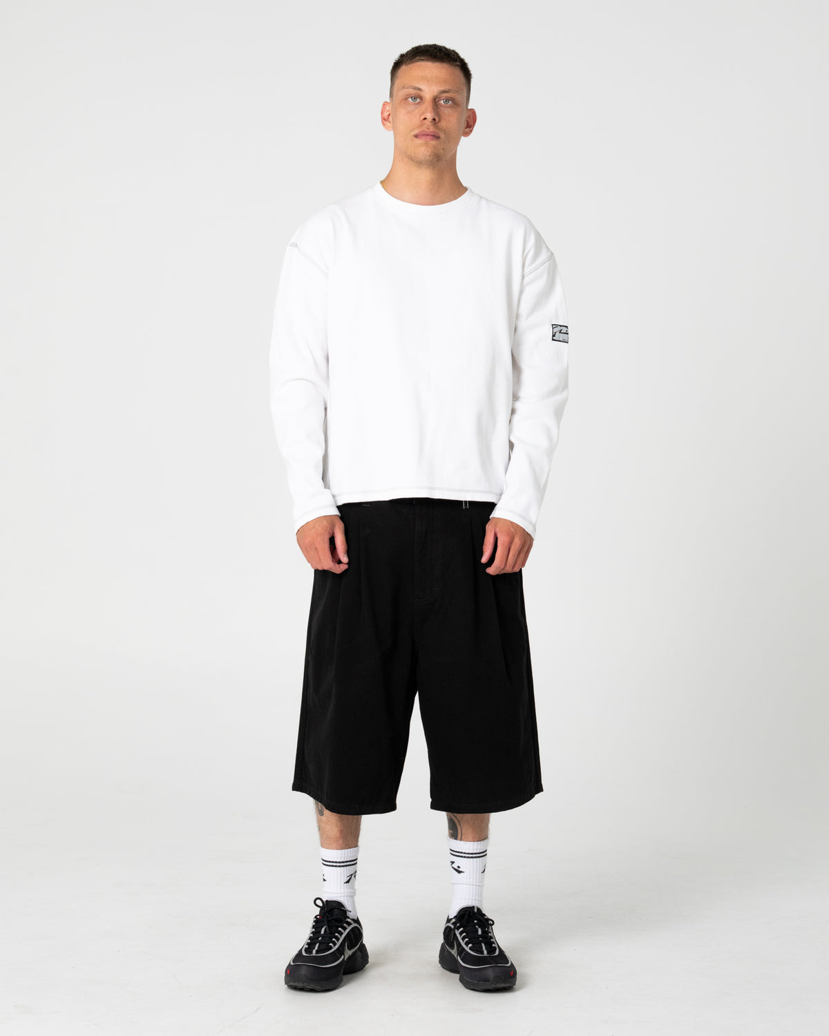 Bermuda Enigma Pleated Black