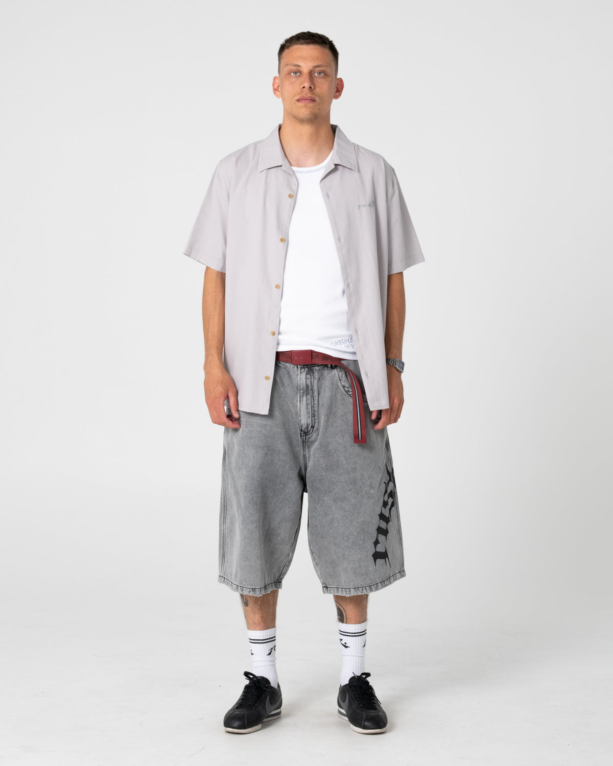 Short Tweaking Baggy Jort London Summer