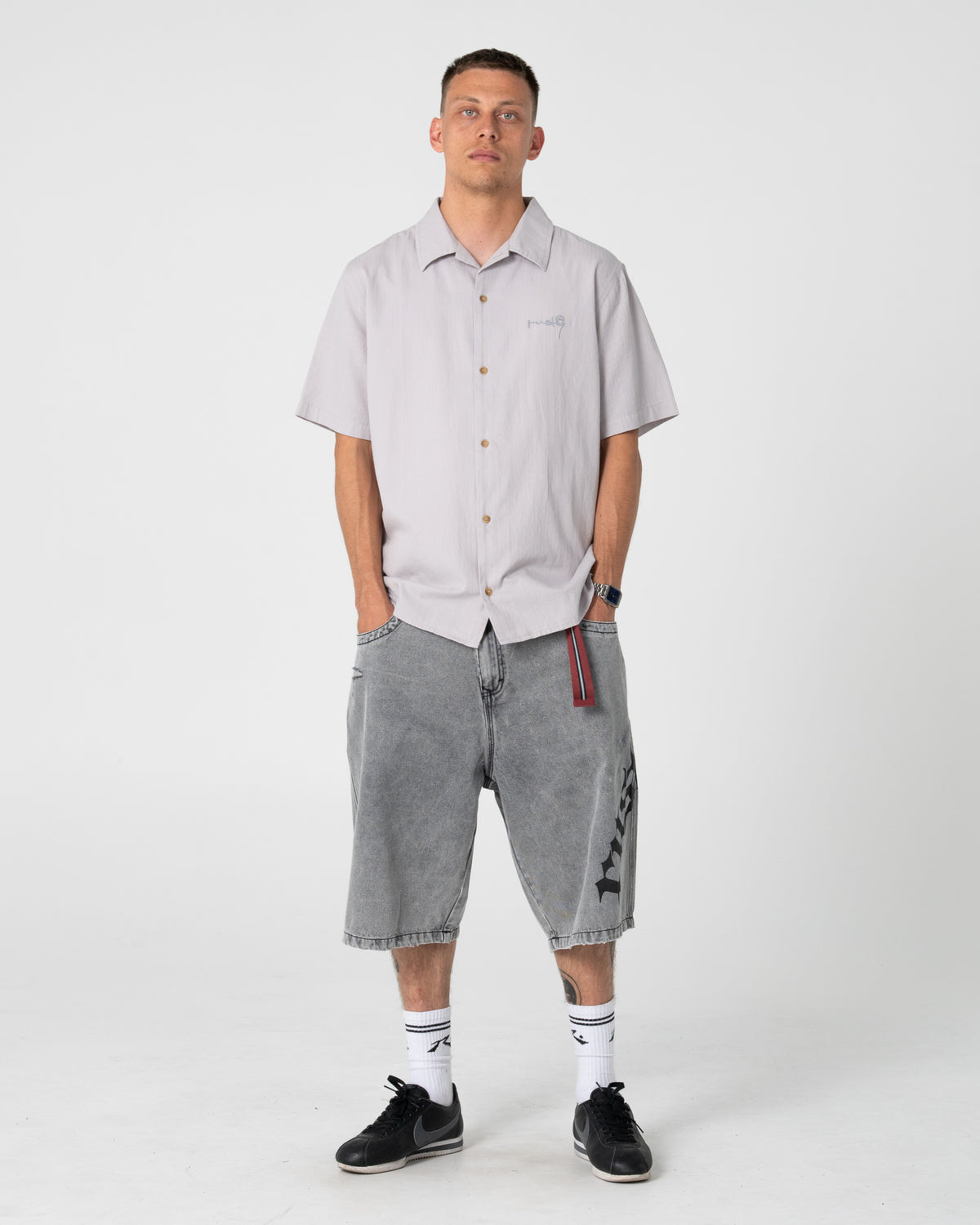 Short Tweaking Baggy Jort London Summer