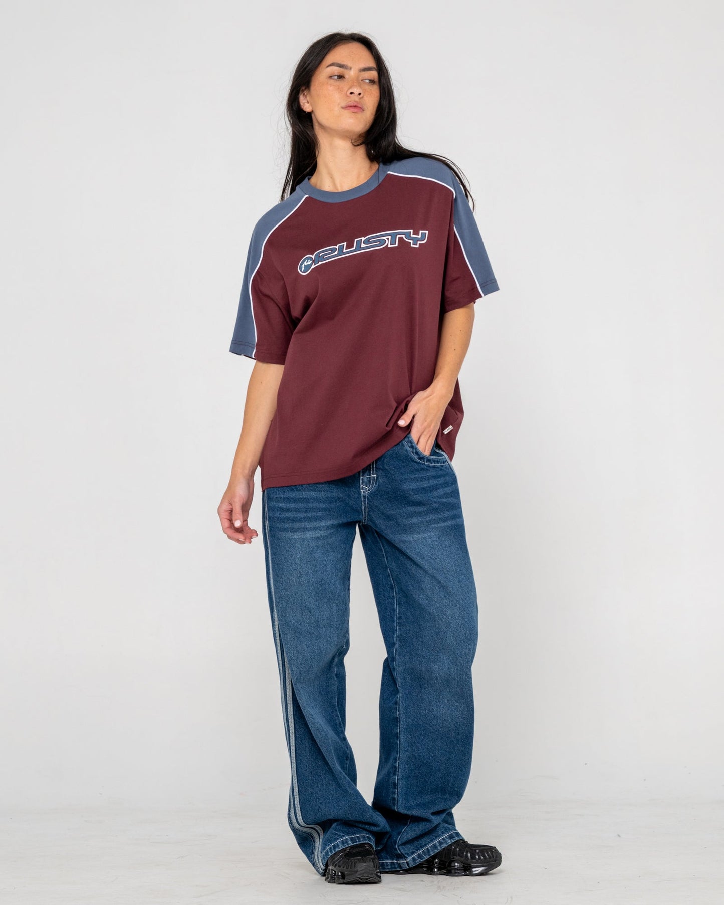 Remera Timmy Target Oversize Cranberry