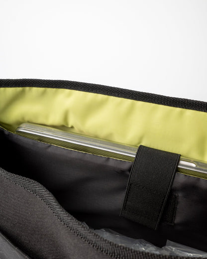 Bolso Voltage Messenger Bag Black/Sulphur