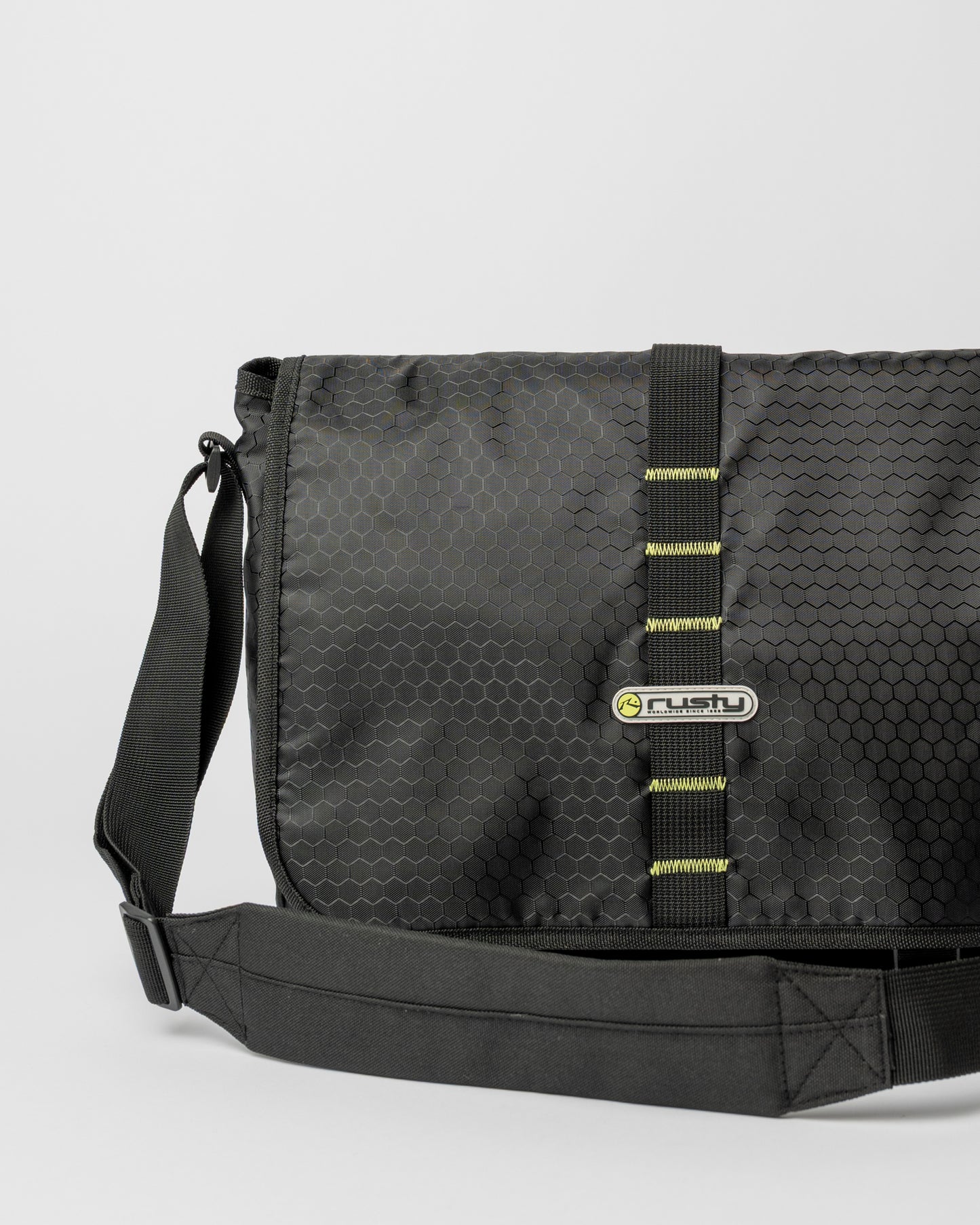 Bolso Voltage Messenger Bag Black/Sulphur