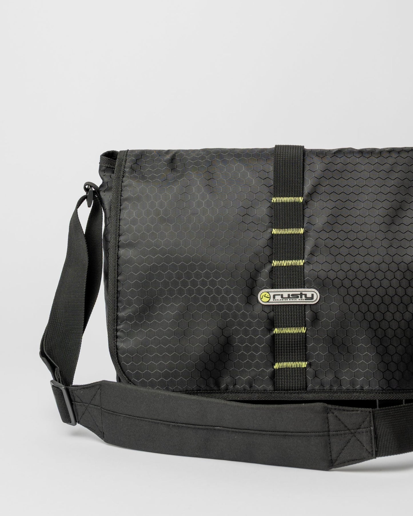 Bolso Voltage Messenger Bag Black/Sulphur