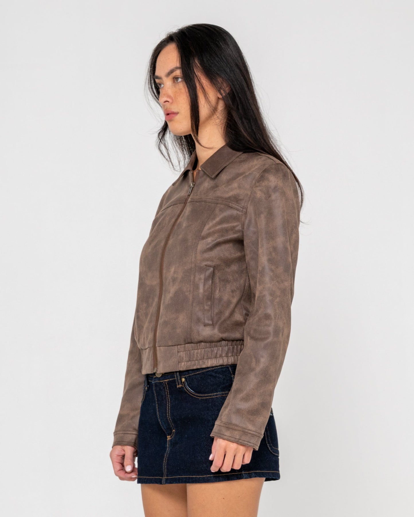 Campera Liviana Lizzy Faux Leather Fitted Ash Brown